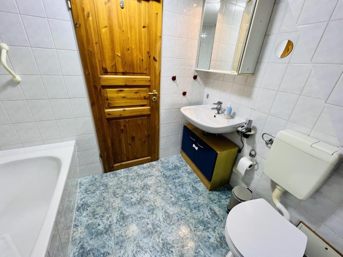 Ferienwohnung Blaue Tulpe, Balkon Mit Traumblick Rostock Exterior foto